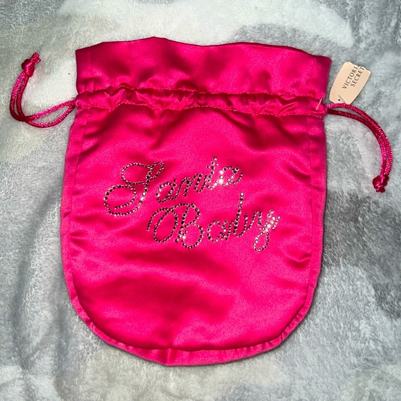 🎅🏼🤍❤️VS PINK Santa Baby Satchel Bag NWT 🎅🏼🤍❤️ - Picture 1 of 8